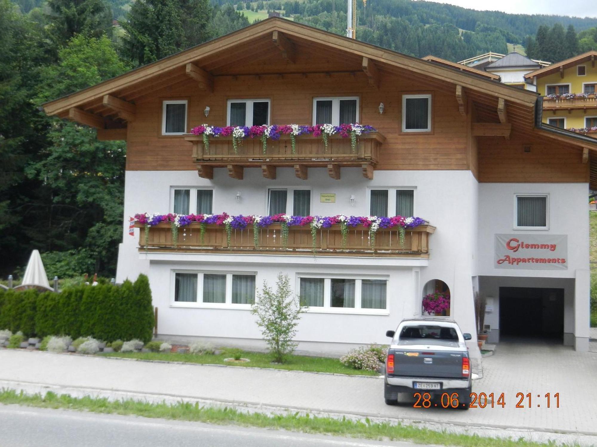 Glemmy Appartements Viehhofen Zimmer foto